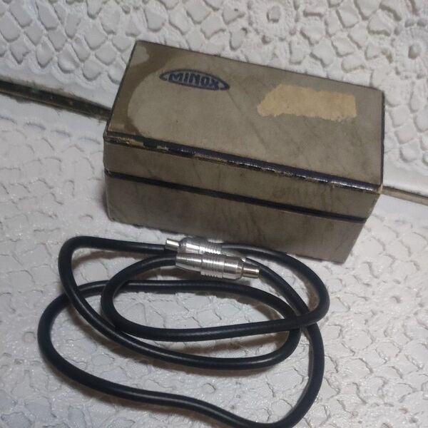 MINOX ケーブル?