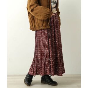 【DOUBLE NAME】 ハンドペイント風総柄プリーツスカート