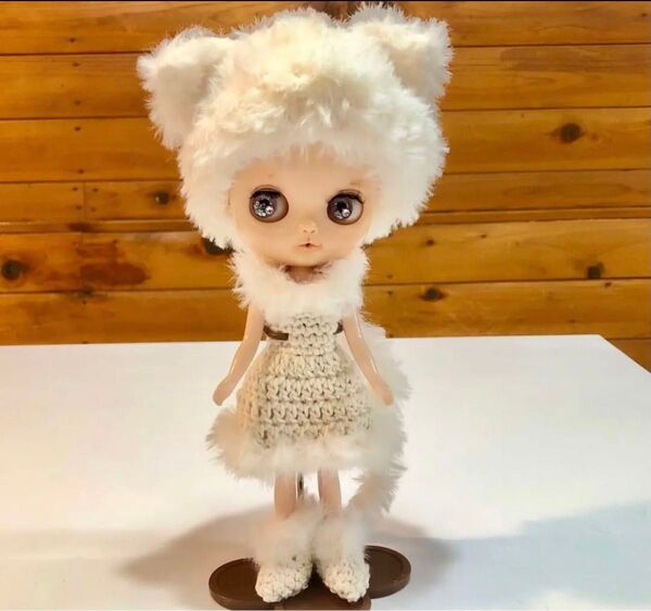 ミディブライス アウトフィットのなりきり白猫ちゃんセット
