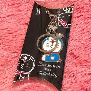 ドラえもん×ハローキティ☆通り抜けフープ ドラえもんキーホルダー