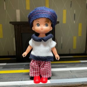 R2408ミキちゃんマキちゃんフレンド りくくん ハンドメイド 服 赤チェックパンツコーデ