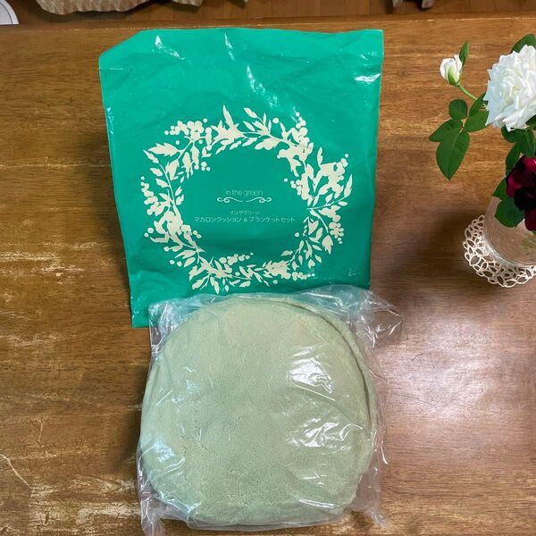 NOEVIR ノエビア in the greenマカロンクッション&ブランケット