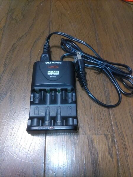 ニッケル水素充電器 OLYMPUS BU-400