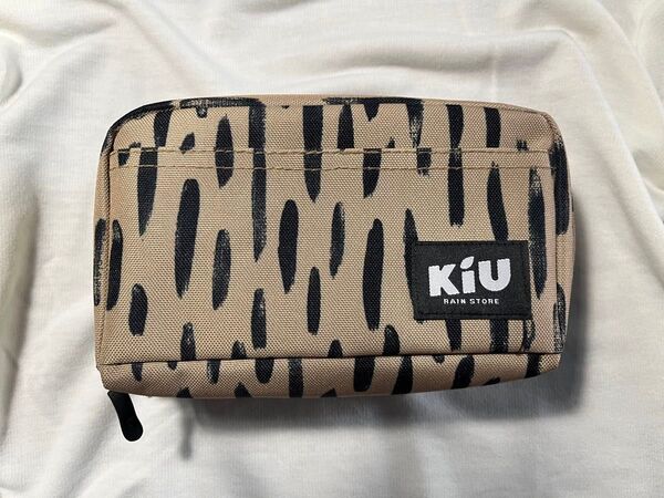 kiu ポーチ
