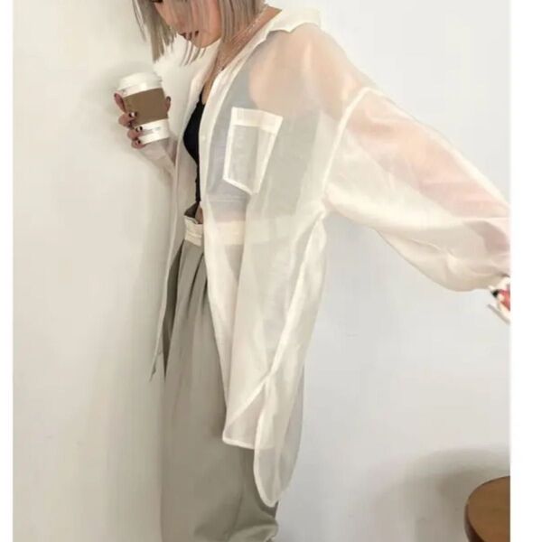 美品 EMODA エモダ エアリールーズシャツ フリーサイズ ホワイト