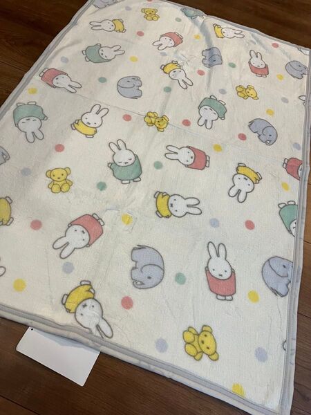 【大人気!】【残り1点】 ミッフィー ひざ掛け ブランケット バースデイ 毛布