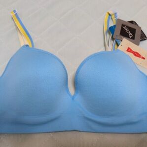 タイムセール スポーツブラ ボディーパーフェクト 水色 D65 美品!