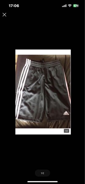 adidasハーフパンツ140ピンクの3本ラインが入った分です。