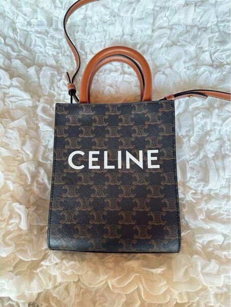 ミニ バーティカル トリオンフ キャンバス CELINE カバ