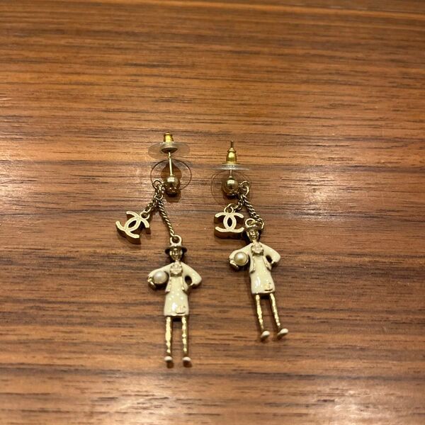 新品 未使用 シャネル CHANEL ピアス シャネルピアス ゴールド ココシャネル ココシャネルピアス アクセサリー