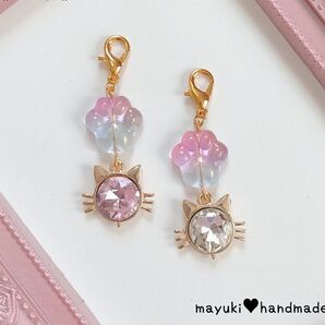 ◆ハンドメイド◆手染めビーズ×肉球×猫ちゃん マスクチャーム♪