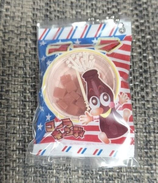 共親製菓ミニチャーム ガチャ コーラ餅
