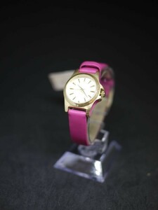 新品　レディース腕時計　細身　ピンク　レザー調ベルト　シンプル　ゴールド盤　ベルトタイプ　B10