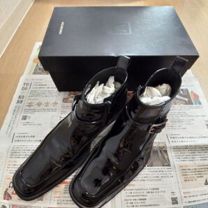 VISARUNO エナメルシューズ
