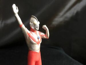 ガシャポンHGウルトラマン～初代ウルトラマン　ガチャガチャ　カプセルトイ　特撮　円谷　名鑑　怪獣バトル DG HGIF