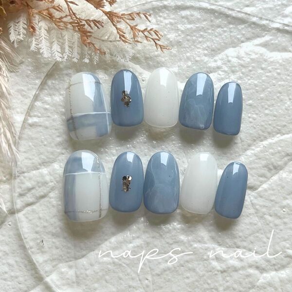 【Mサイズ】ネイルチップ くすみブルー 水色 秋ネイル 冬ネイル ホワイト