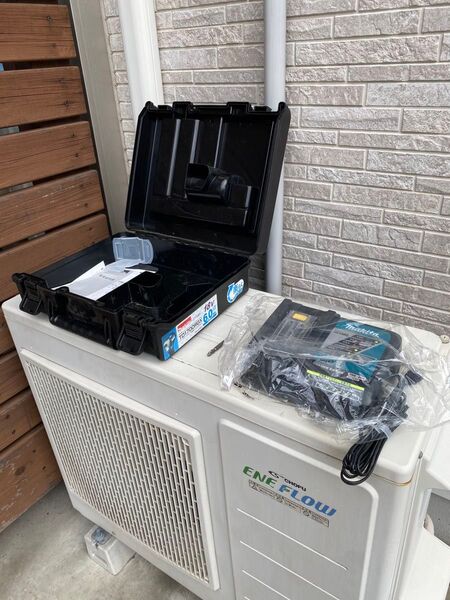 マキタ makita 急速充電器 インパクトケース インパクトドライバー 18v dc18rc プラスビット付き