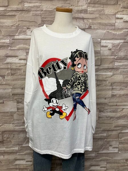 新品 ベティちゃん ロンT BettyBoop ベティブープ ヒョウ柄セーター ホワイト