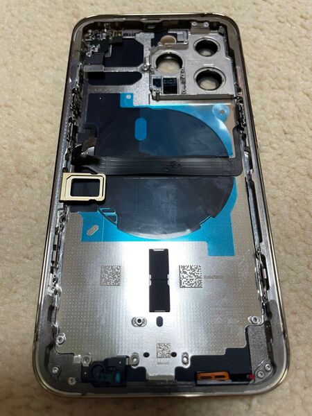【新品未使用】iPhone13 pro バックフレーム ゴールド 修理 パーツ