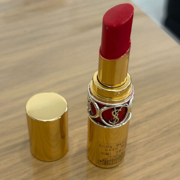 YVES SAINT LAURENT サンローラン 口紅 リップグロ