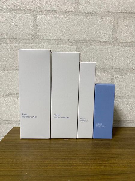 フルリ4点 クレンジング、洗顔、UV、美容液