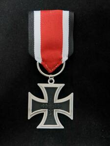 鉄十字章 戦後版 1939年 ナチスドイツ ドイツ連邦共和国 ドイツ帝国 英雄称号 栄誉称号 陸軍 海軍 部隊章 階級章 記章 徽章 勲章 レプリカ
