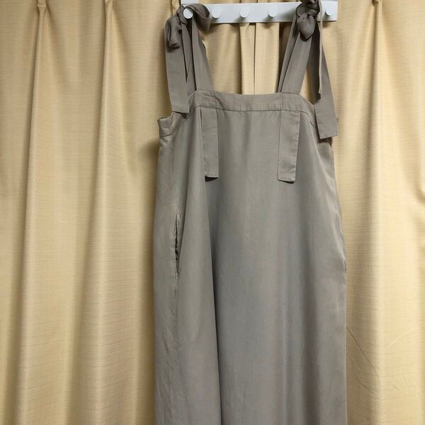 KBF サロペットスカート
