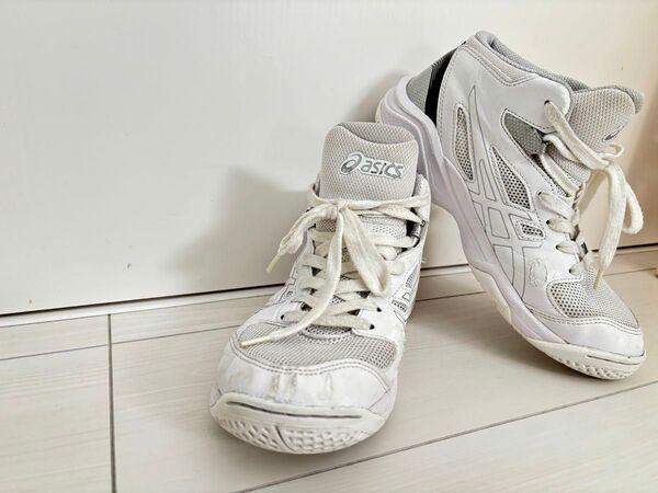 asics シューズ 23.5cm