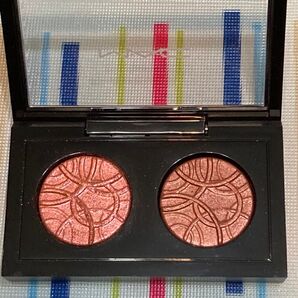 美品 ★☆ MAC エクストラ ディメンション アイシャドウ × 2 ★☆★ 残量9.9〜(*試しのみ)