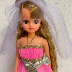 ワールドリカちゃん アラブ 25周年記念