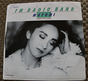 稀少《貴重見本盤》FM RADIO BAND/MAYUMI★IT’S OVER★レコード★EP歌詞★美盤 　元９