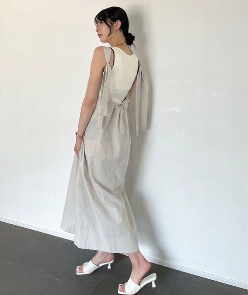 Jewelove バックオープン肩リボンワンピース ライトグレー