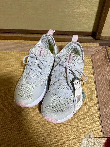 新品 Reebok リーボック スニーカー 23.5cm オーソライト