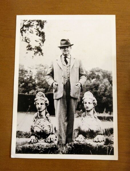 イーヴリン・ウォー ポストカード evelyn waugh post card