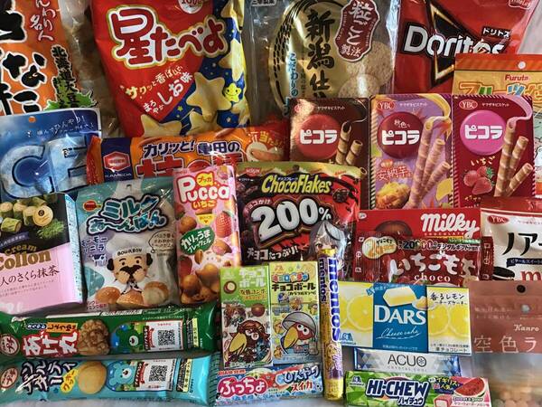 新品 お菓子 27個セット きなこ餅 柿の種 ピコラ ハイチュウ チョコレート 飴 ガム スナック 詰め合わせ まとめ 大量 アソート 福袋 ☆