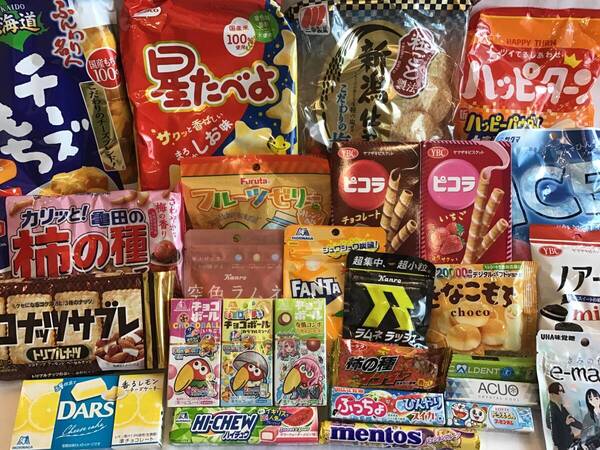 新品 お菓子 27個セット チーズもち ハッピーターン 柿の種 チョコボール チョコレート ガム 飴 ラムネ 詰め合わせ まとめ 大量 福袋 ☆