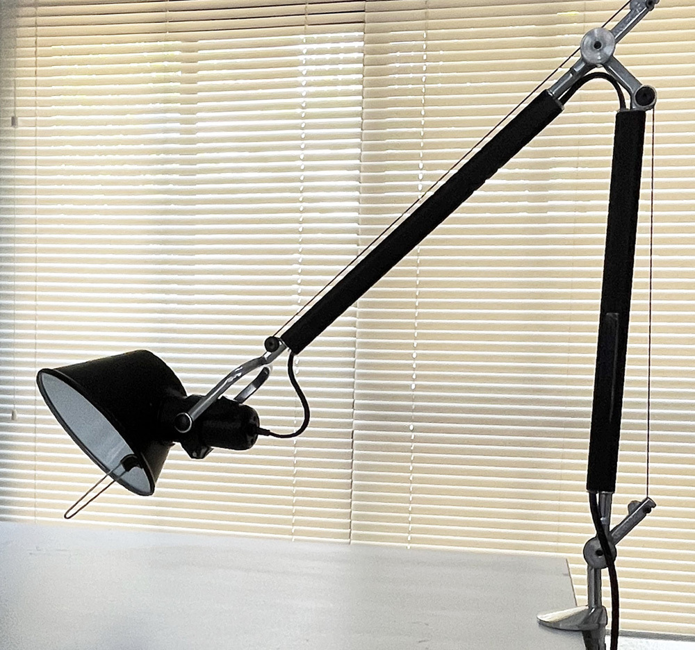 Yahoo!オークション -「cassina」(卓上スタンド) (照明)の落札 Yahoo!オークション -「cassina」(卓上スタンド) (照明)の落札