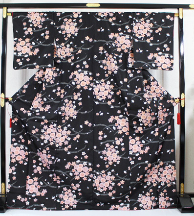 中古 送料込 ポリエステル 小紋 黒地 桜柄 Lサイズ