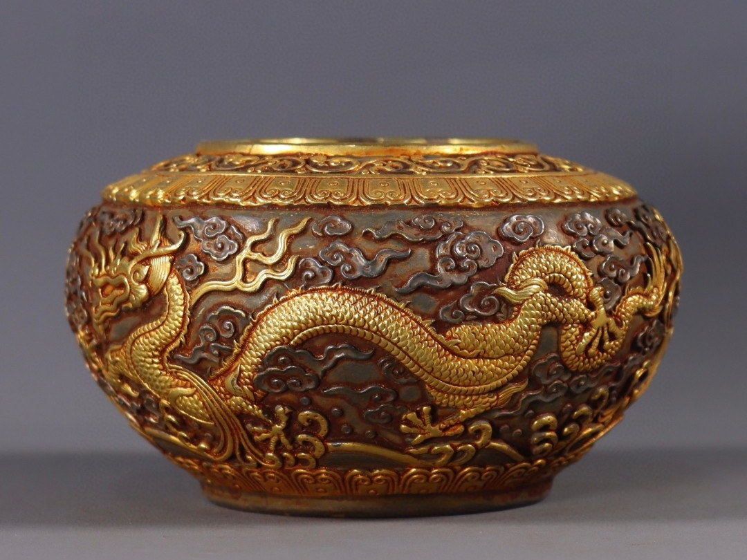 旧蔵 唐代 局部塗金 高レリーフ鏨刻 盤龍缸 極細工