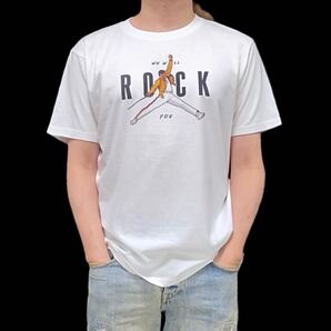 新品 QUEEN クイーン フレディマーキュリー We Will Rock You 拳ポーズ スタンドマイク ジョーダン パロディTシャツ ユニセックス Mサイズ