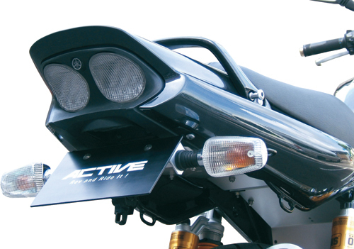XJR1300 テールカウル 銀 5EA ヤマハ 純正 中古 バイク 部品 RP01J シートカウル リアカウル 割れ欠け無し 品薄 車検  Genuine : 22221144 : ティーエスパーツ - 通販 - Yahoo!ショッピング