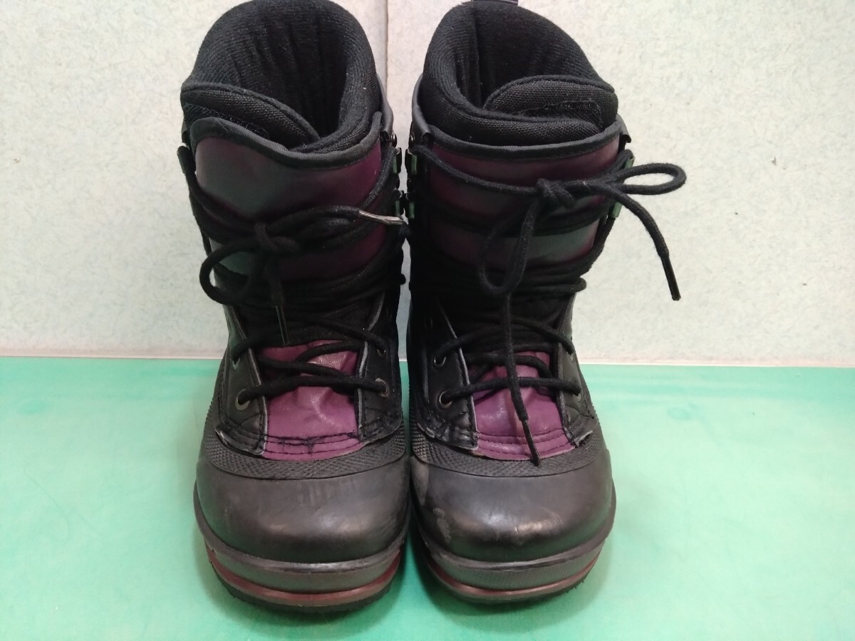 子ども用スノーボードブーツ 黒/ピンク Burton | キッズスノーボードブーツ | Burton Snowboards JP