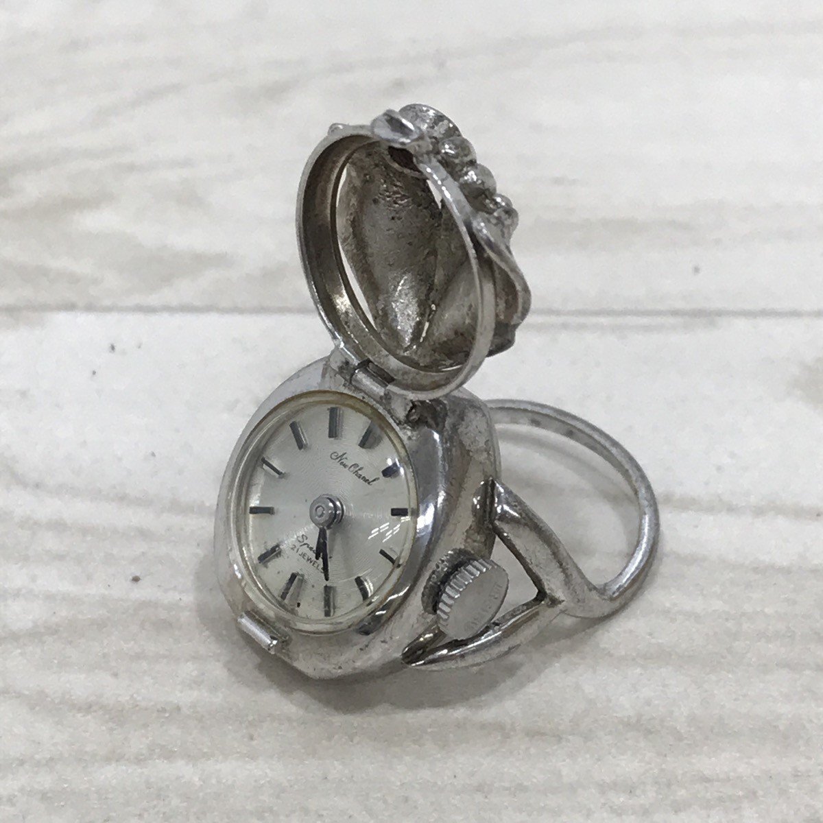 セイコー 指輪時計 未使用品 箱つき 手巻き式 ブルー文字盤 |  アンティーウオッチマンはROLEX（ロレックス）・OMEGA（オメガ）・TUDOR（チュードル）などアンティーク腕時計の委託通販専門店—時計 の委託・アンティーウオッチマン