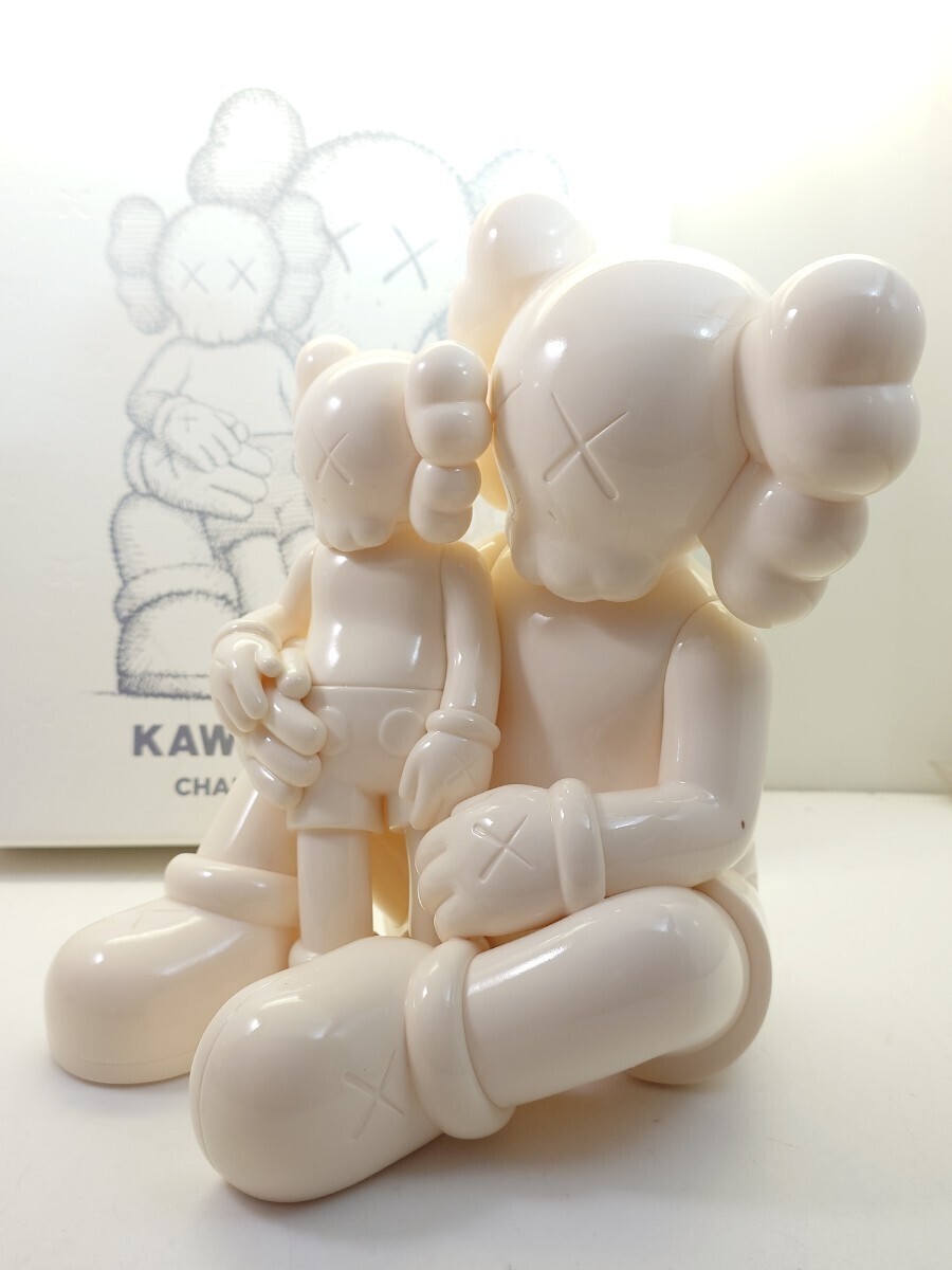 2025年最新】Yahoo!オークション -kaws holidayの中古品・新品 2025年最新】Yahoo!オークション -kaws holidayの中古品・新品