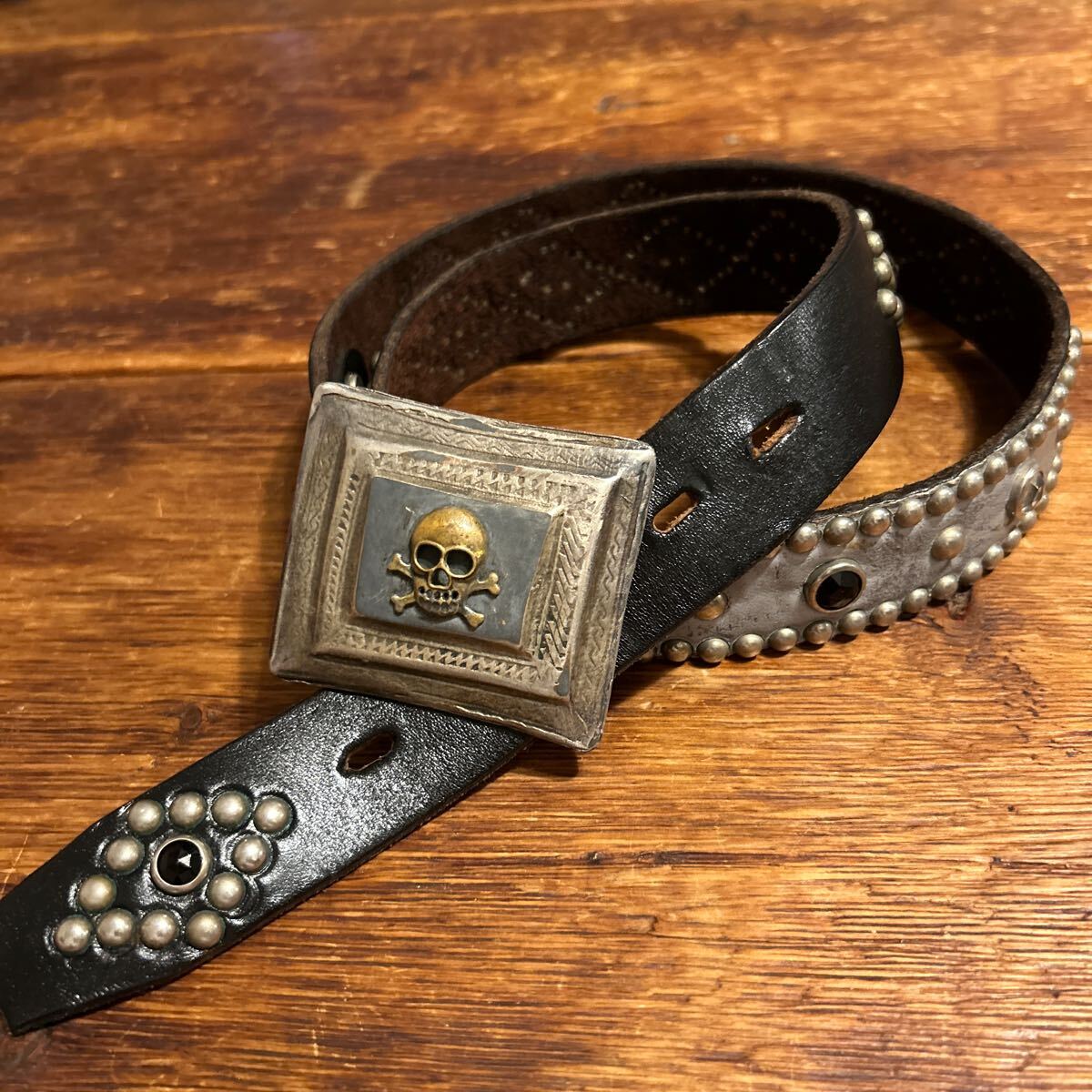 Yahoo!オークション -「skull スタッズ ベルト」(皮革、レザー Yahoo!オークション -「skull スタッズ ベルト」(皮革、レザー