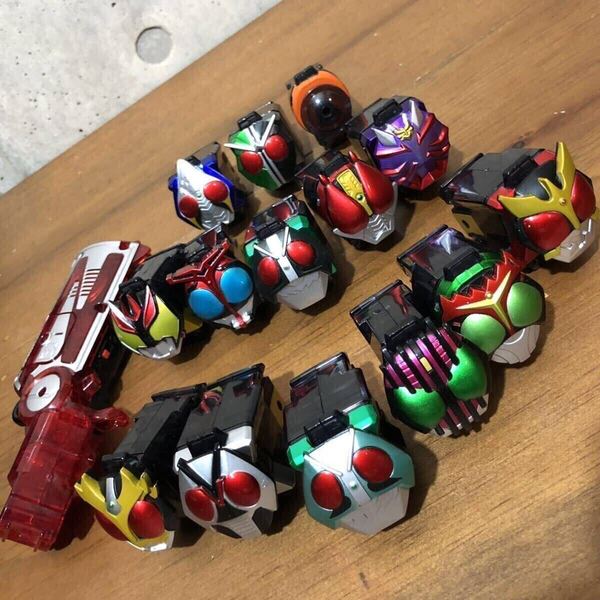 【即決/送料無料】仮面ライダーグッズ15個まとめ売り 仮面ライダーフォーゼ マグネットスイッチNマグ アストロスイッチレジェンドライダー
