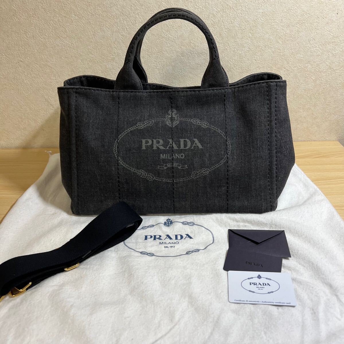 Yahoo!オークション -「プラダ prada カナパ トートバッグ Yahoo!オークション -「プラダ prada カナパ トートバッグ