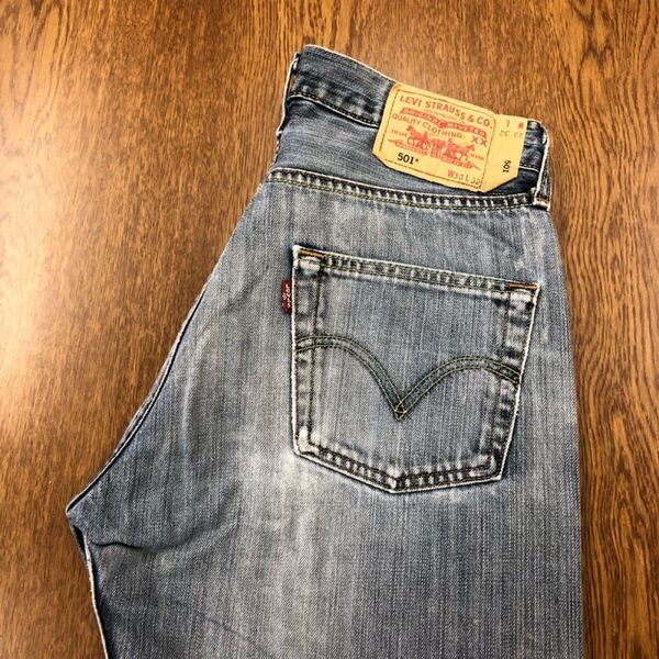 【FJ194】Levi's 501 W30 L32 定番ストレート 色落ち加工 ジーンズ ジーパン デニムパンツ メンズブランド古着 リーバイス501 送料無料