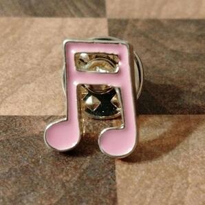 【ピンバッジ】MUSICピンク① 音符 ト音記号 音楽 ピアノ 吹奏楽部