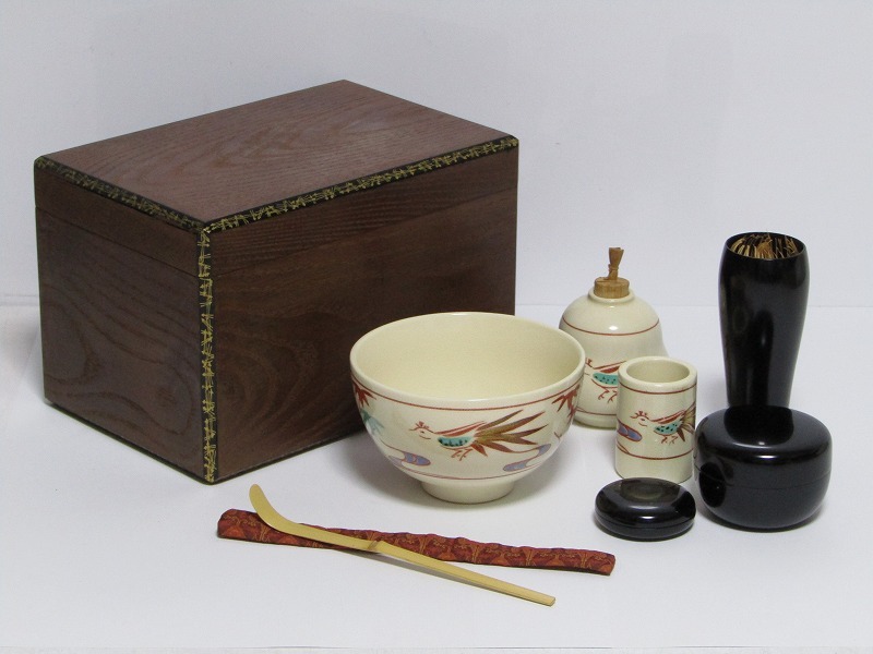 旧家買取品】清水焼 赤楽茶碗 茶器揃 平安彰楽造 茶碗中棗 茶筅 旧家買取品】清水焼 赤楽茶碗 茶器揃 平安彰楽造 茶碗中棗 茶筅